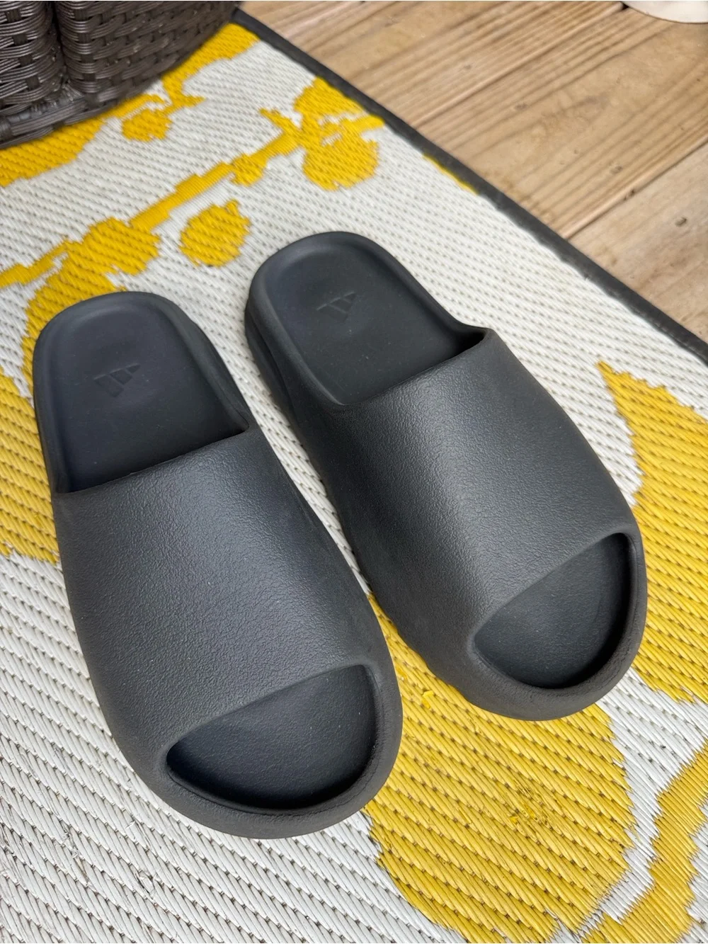 Yeezy Foam Slide Sandals in Dark Gray